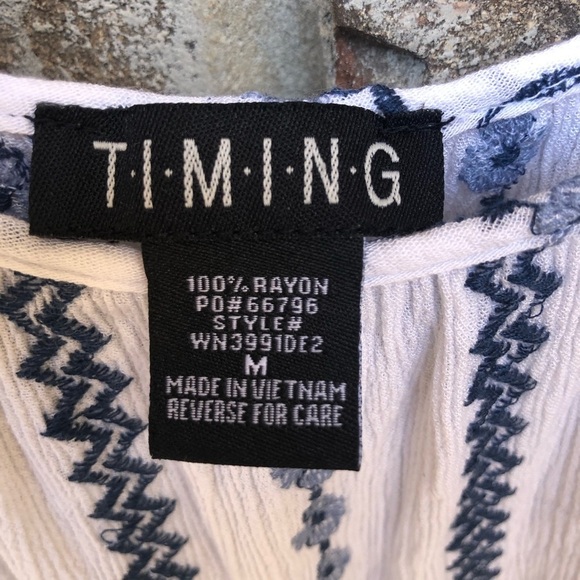 T.i.m.i.n.g.  - Off the Shoulder Blue & White Sz M - Picture 4 of 10